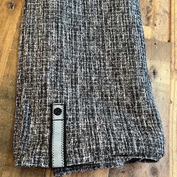 Lululemon Vinyasa Scarf - Picture 4 of 5